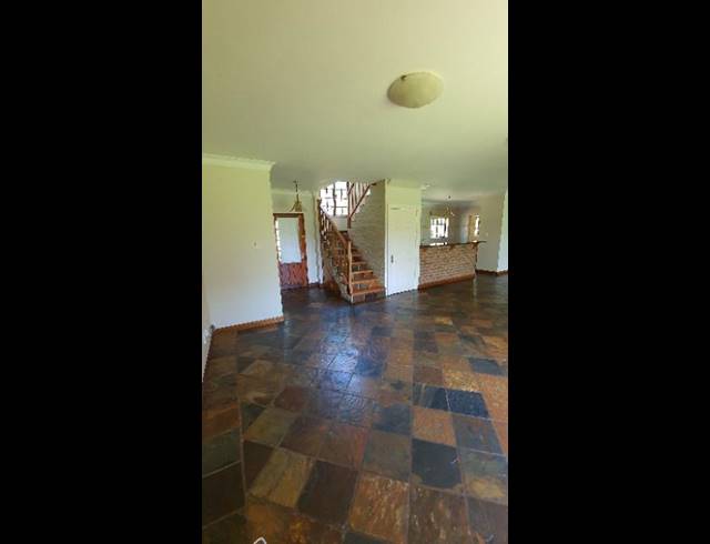 3 BEDROOM FREEHOLD SOLD IN CLIFTON HILL ESTATE
